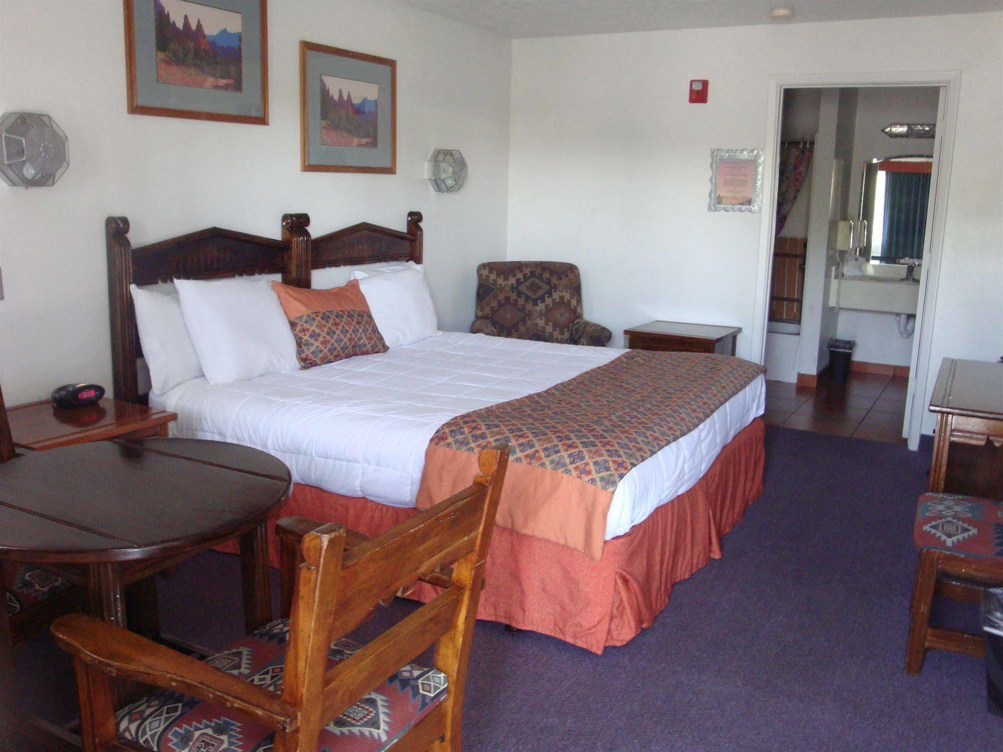 Sandia Peak Inn Old Town Abq, A Howard Johnson By Wyndham Albuquerque Exterior foto