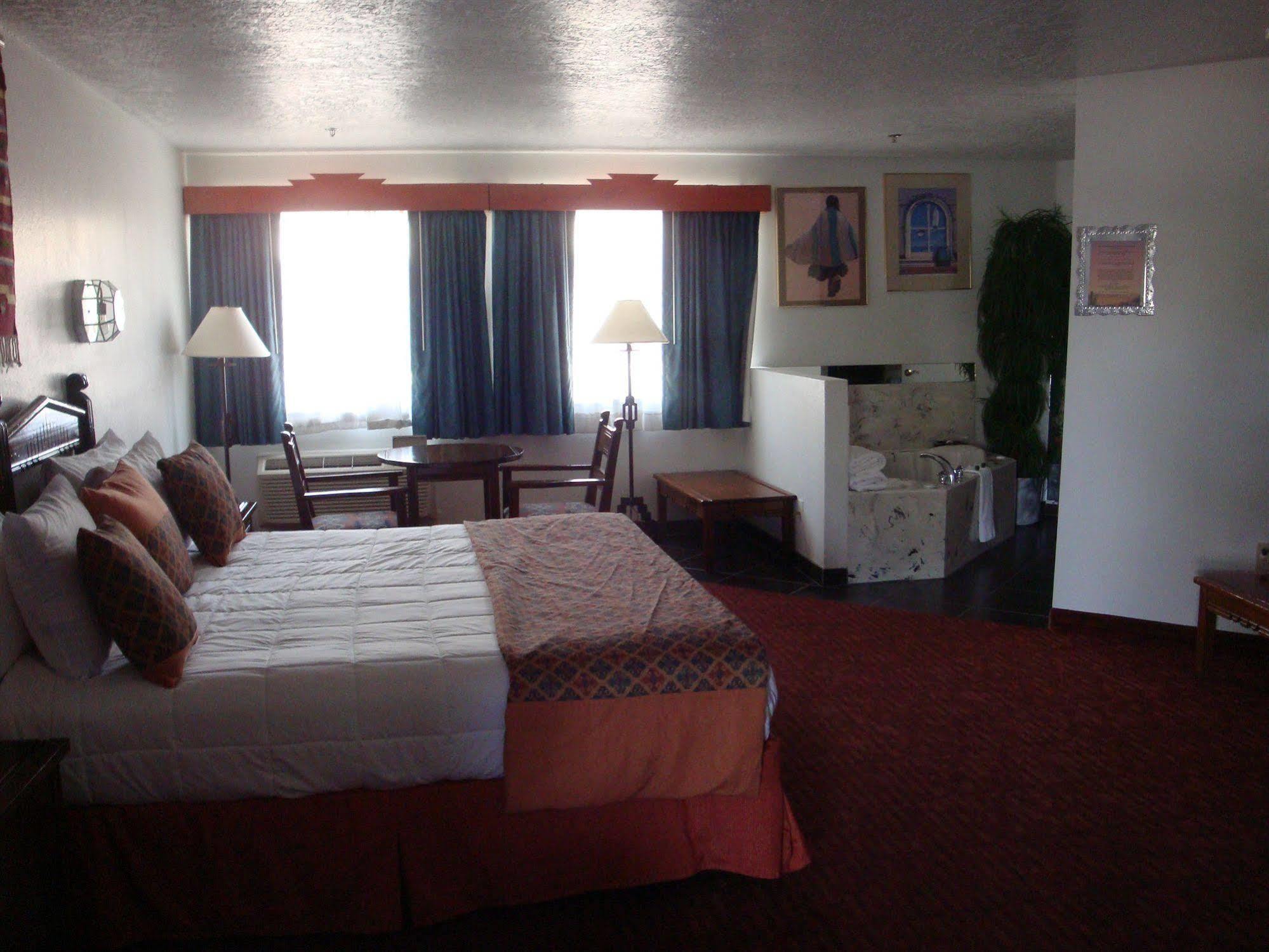 Sandia Peak Inn Old Town Abq, A Howard Johnson By Wyndham Albuquerque Exterior foto