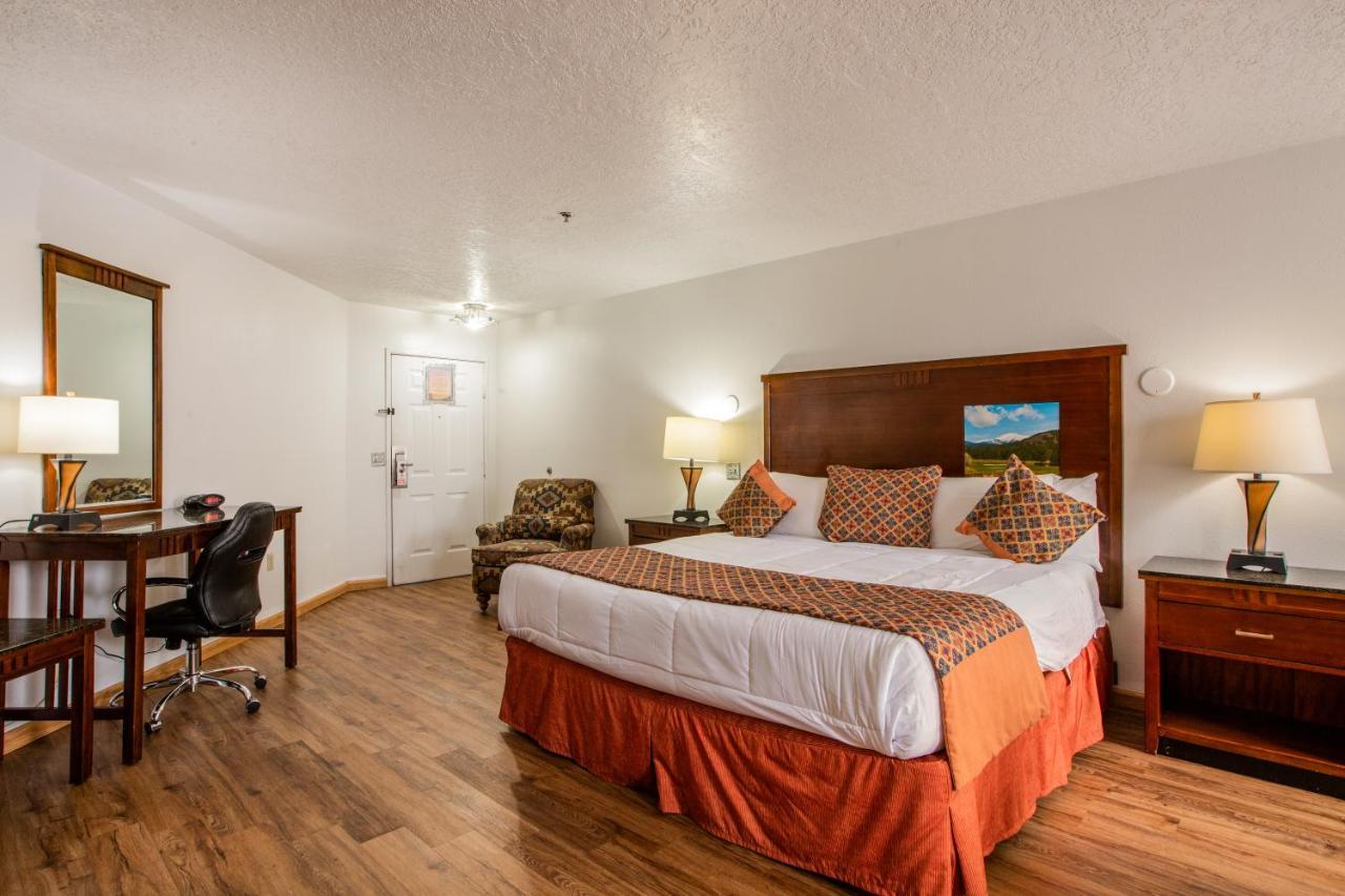 Sandia Peak Inn Old Town Abq, A Howard Johnson By Wyndham Albuquerque Exterior foto