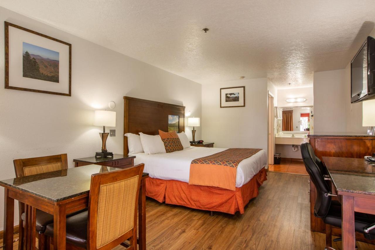 Sandia Peak Inn Old Town Abq, A Howard Johnson By Wyndham Albuquerque Exterior foto